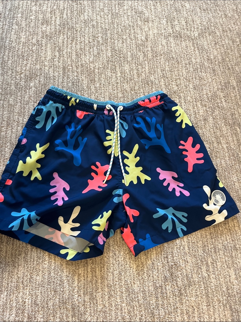chubbies Navy Swim Trunks with Multicolor Coral Motif Size men’s Medium